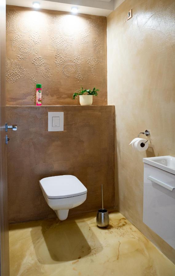 Dream Apartman 1 With Free Parking Győr Exteriör bild