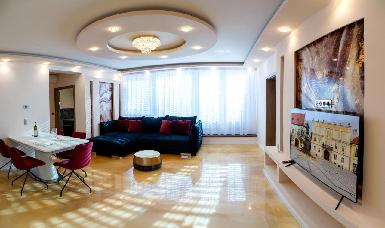 Dream Apartman 1 With Free Parking Győr Exteriör bild